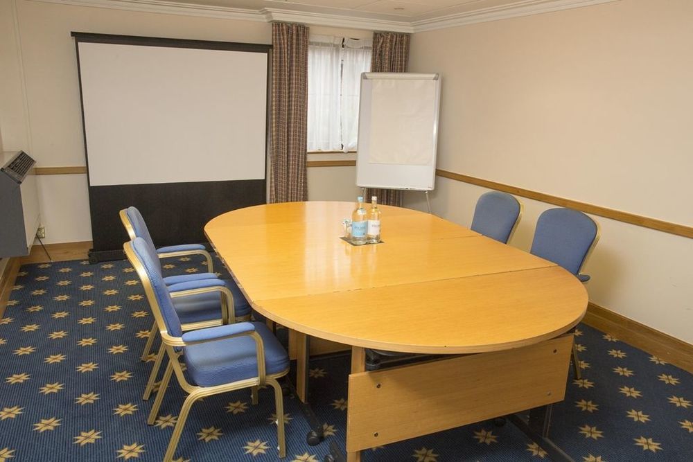 Hilton Newbury Centre Hotel Facilities photo